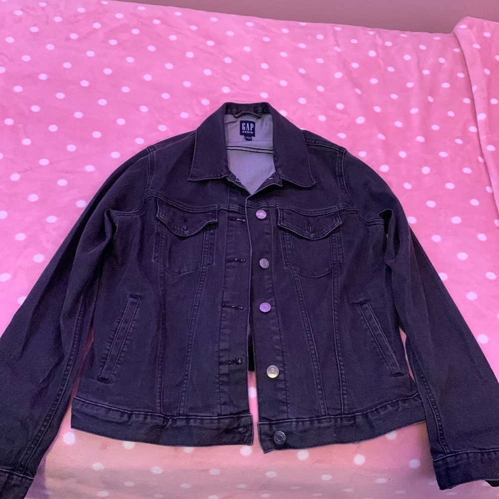 GAP Black Denim Jean Jacket
Size: Large
Worn Once